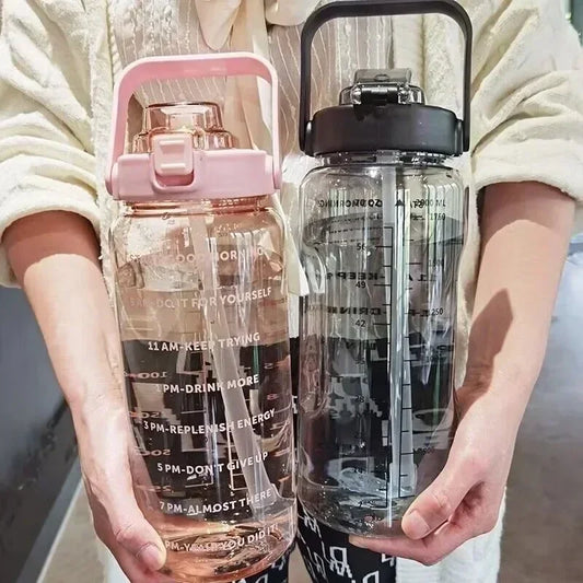 Copo Portátil 2L com Canudo e Marcador de Tempo para Esportes!