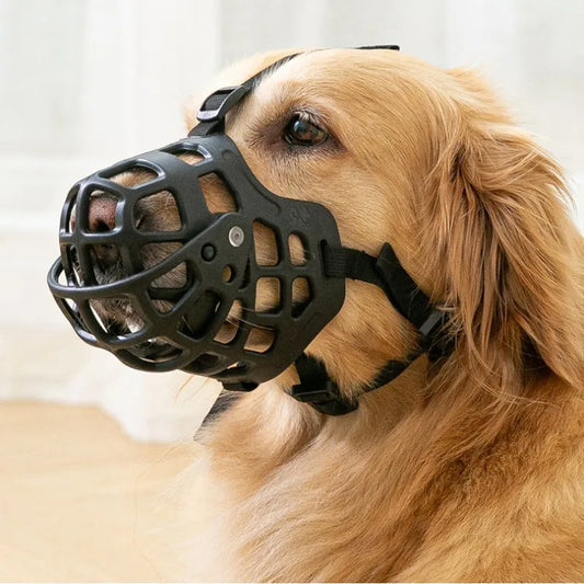 Focinho de silicone respirável e anti-mordida para cães médios e grandes.