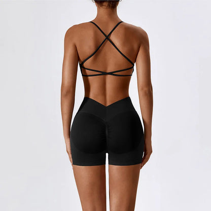 Conjunto fitness sem costura – top e shorts femininos.