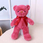 Urso de pelúcia com fita – presente decorativo e fofo.