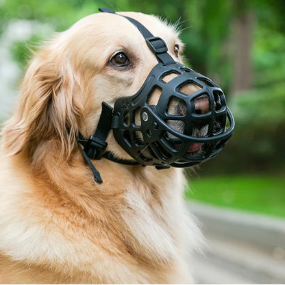 Focinho de silicone respirável e anti-mordida para cães médios e grandes.